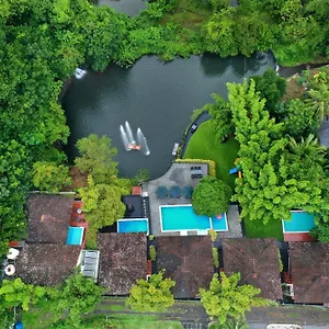 **** Курортный комплекс Athirapally Trees Индия